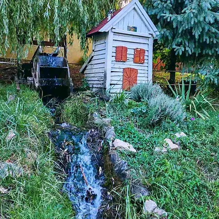 Chalé Estate By The Creek
