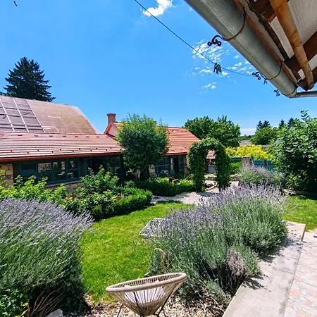 Chalet Estate By The Creek Vászoly