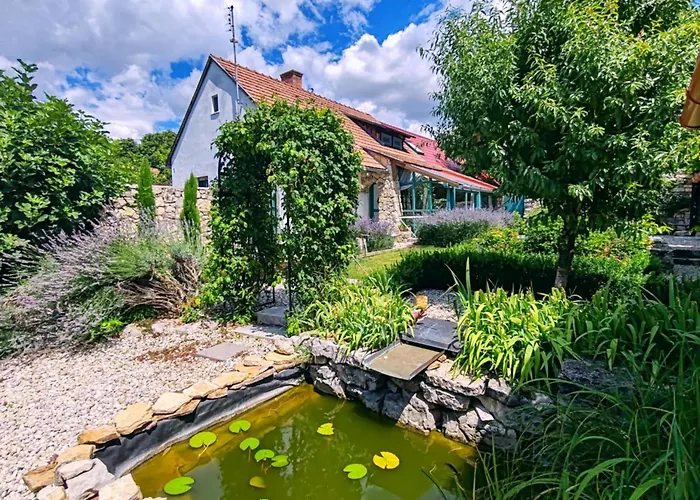 Domek alpejski By The Creek